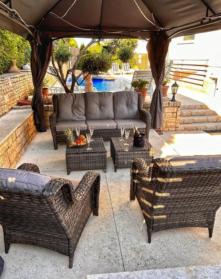 Villa Gregovica &T 2 Pola Appartamento